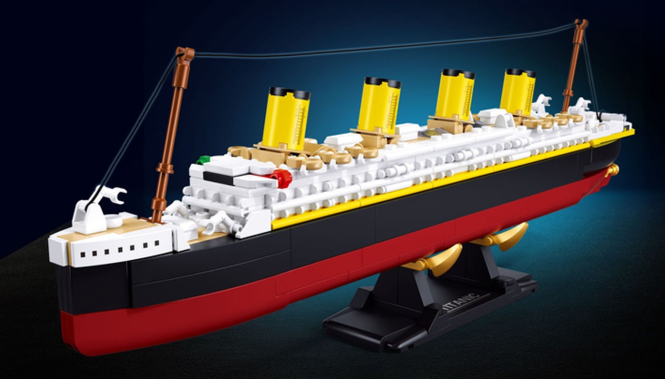 Medium Scale Titanic Model Set (M38-B01551)